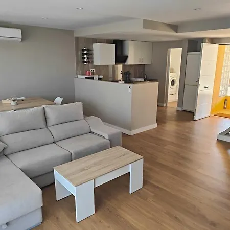 Superbe Terrasse Entierement Renove Au Bord De L'ebre